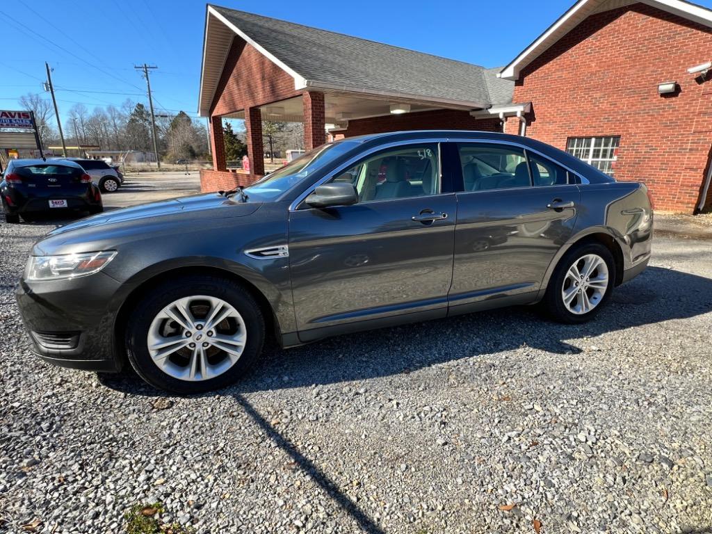 2016 Ford Taurus SE