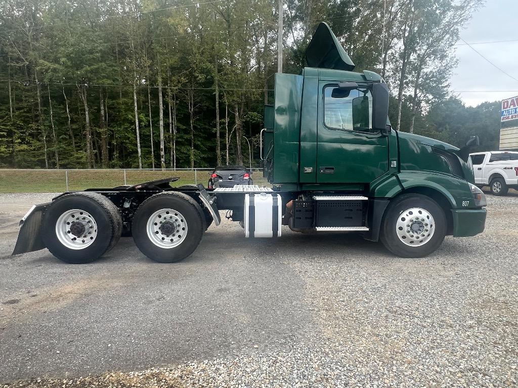 2017 Volvo VN's photo